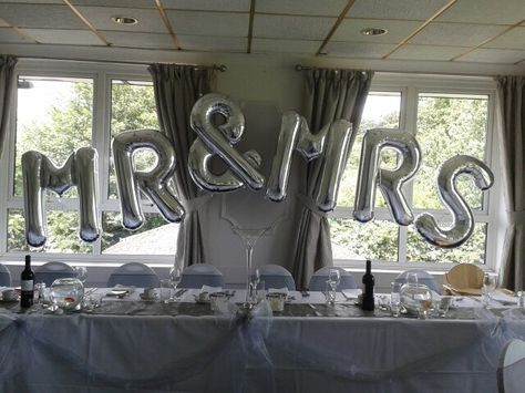 Mr and Mrs foil balloons in gold instead of silver Mr And Mrs Balloons, Camp Bach, Day Room, Letter Balloons, Balloon Arch, Mr And Mrs, Foil Balloons, Wedding Shower, Wedding Stuff