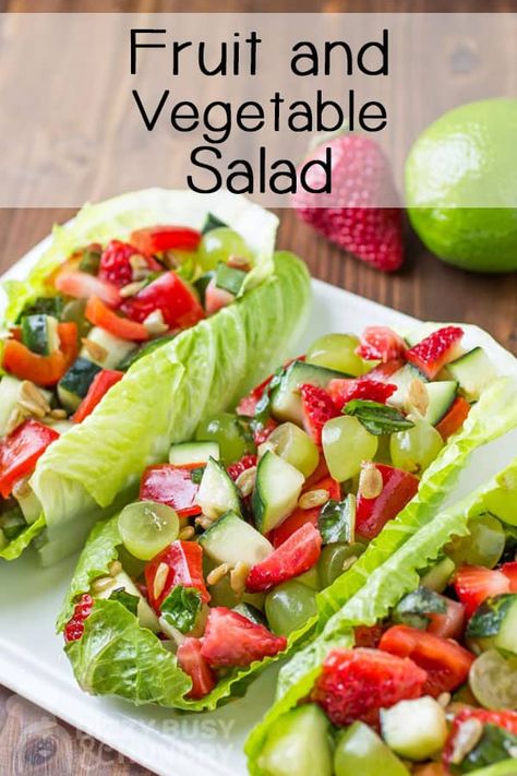 Crunchy, tangy, and refreshing, this fruit and vegetable salad is delicious either as a side dish or a light entree on a hot summer evening! #vegansalad #saladrecipes #fruitsalad #dizzybusyandhungry Pizza Fruit, Easy Fruit Salad Recipes, Vegetable Salads, Vegetable Salad Recipes, Fruit Salad Easy, Summer Salads With Fruit, White Platter, Salad Recipes For Dinner, Makanan Diet