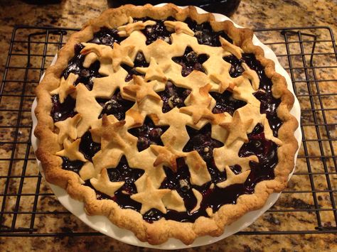 Halloween Breakfast, Cherry Filling, Flaky Crust, Blueberry Pie, Think Food, Deilig Mat, Cherry Pie, Boiled Eggs, Pretty Food