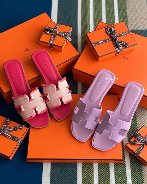 Luxury Elegant Pink Sandals, Designer Luxury Summer Slippers, Pink Hermes Sandals, Yellow Hermes Sandals, Luxury Pink Flat Slides, Fairy Heels, Bling Sandals, Heels Aesthetic, Soft Slippers