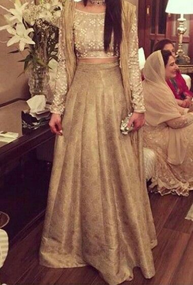 Pakistani lehnga                                                                                                                                                     More Gold Lehenga Simple, Lengha Simple, Lehenga Simple, Pakistani Lehenga, Gold Lehenga, Bridal Lengha, Nikkah Dress, Pakistani Wedding Dresses, Indian Couture