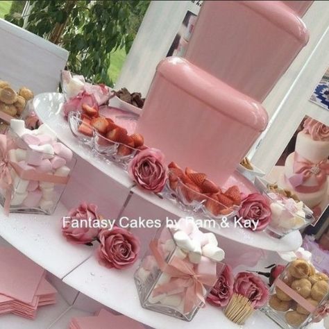 Pink Chocolate Fountain, Fantasy Cakes, Pink Quince, Chocolate Fountain, Pink Party Decorations, Fantasy Cake, Chocolate Wedding Cake, Sweet Sixteen Parties, Pink Chocolate