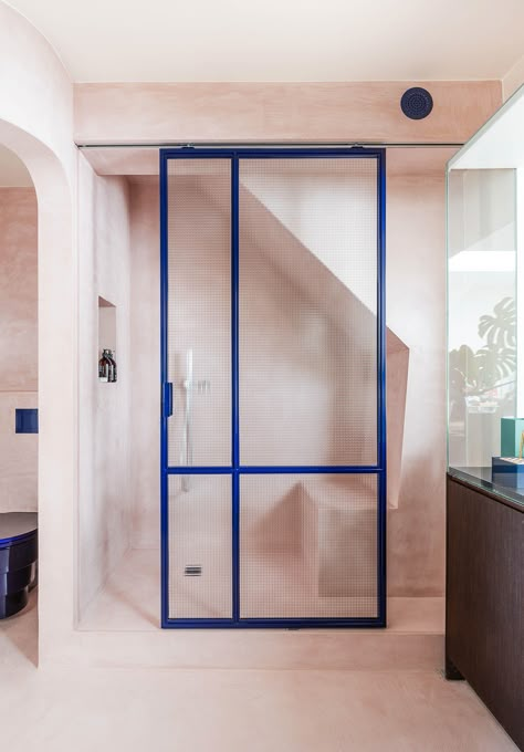 Badkamer Ranst - interior, furniture & events Glass Door Bathroom, Pony Wall, Colorful Apartment, Wired Glass, Deco Bathroom, Glass Doors Interior, Sliding Shower Door, Glass Bathroom, Pink Bathroom