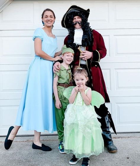 Halloween Family, Family Costumes, Family Halloween Costumes, Family Halloween, Walking By, The Kids, Peter Pan, Halloween Costume, Halloween Costumes