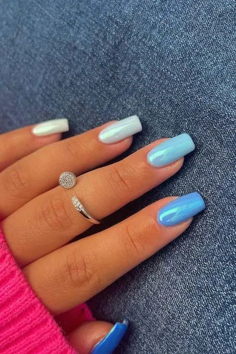 Blue Chrome Nails, Mint Green Nails, Blue And White Nails, Light Blue Nails, Chrome Nails Designs, Squoval Nails, Summer Manicure, Rose Gold Nails, Pretty Nail Designs