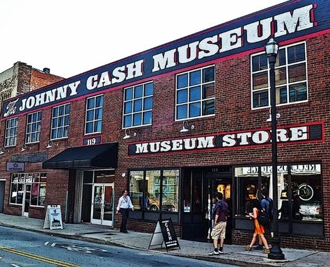 Image result for Nashville Johnny cash Johnny Cash Museum Nashville, Nashville Attractions, Nashville Museums, Johnny Cash Museum, Nashville Travel Guide, National Lampoons Vacation, Visit Nashville, Music Museum, Downtown Nashville