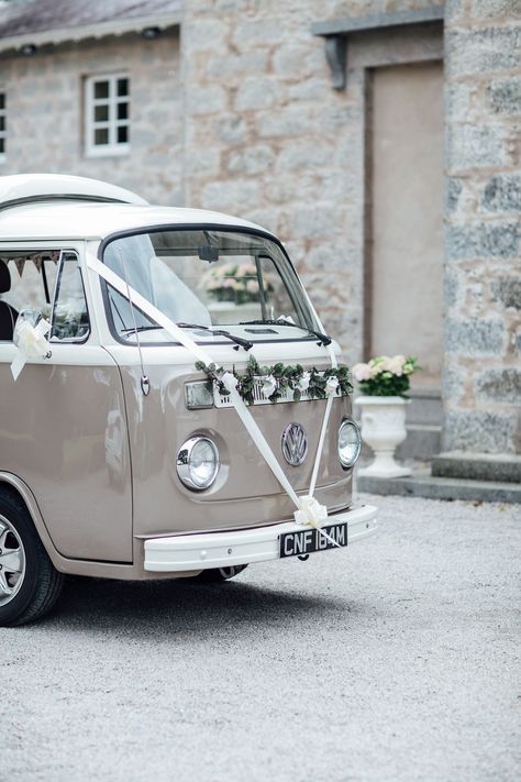 Van Photography, Vintage Vw Camper, Wedding Vans, Vera Wang Gowns, Vw Camper Van, Vintage Car Wedding, Wedding Car Decorations, Kombi Home, Combi Volkswagen