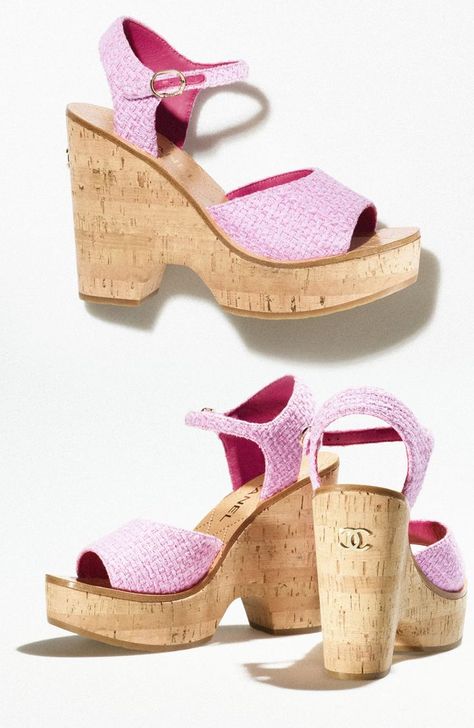 Chanel Pink Tweed Wedge Sandal for 2022 Spring Summer #chanel #chanel2022 #chanelshoes #chanelsandals #chanelwedge Summer Shoes 2023, Shoes 2022 Summer, Chanel Wedges, Chanel 2022, Shoes 2022, Chanel Pink, Pink Tweed, Shoes Design, Chanel Sandals