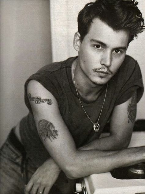 Jonny depp when he was younger Johnny Depp Tattoos, John Depp, Jonathan Pryce, Barnabas Collins, جوني ديب, Kaptan Jack Sparrow, Matthew Fox, Herb Ritts, 21 Jump Street