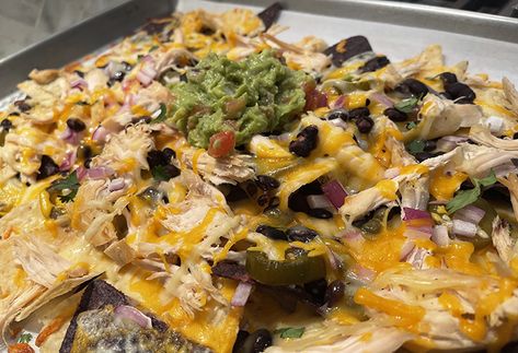 Nachos With Rotisserie Chicken, Rotisserie Chicken Nachos, Nachos Ingredients, Chicken Nachos Recipe, Chicken Nachos, Cherry Cheesecake, Nachos Recipe, Homemade Salsa, Dump Cake Recipes