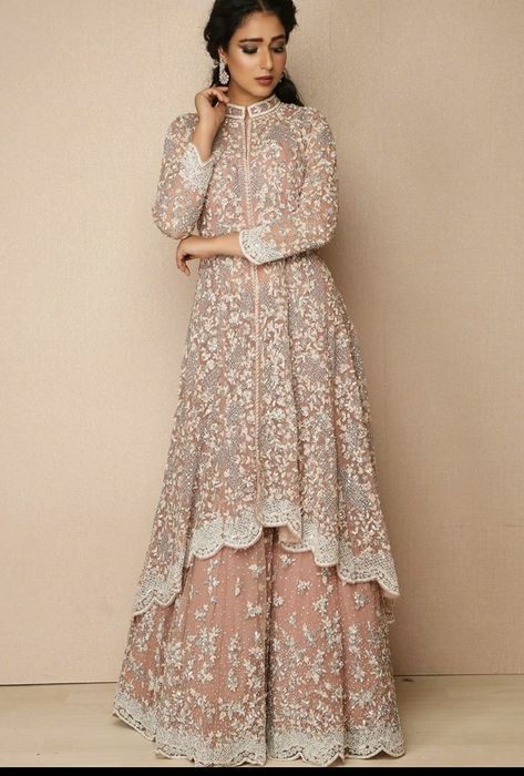 Sister Dress For Wedding, Bride Sister Dress, 2024 Bride, Dresses For Wedding Guests, Pengantin India, Long Gown Design, For Wedding Dresses, Party Wear Dress, Latest Bridal Dresses