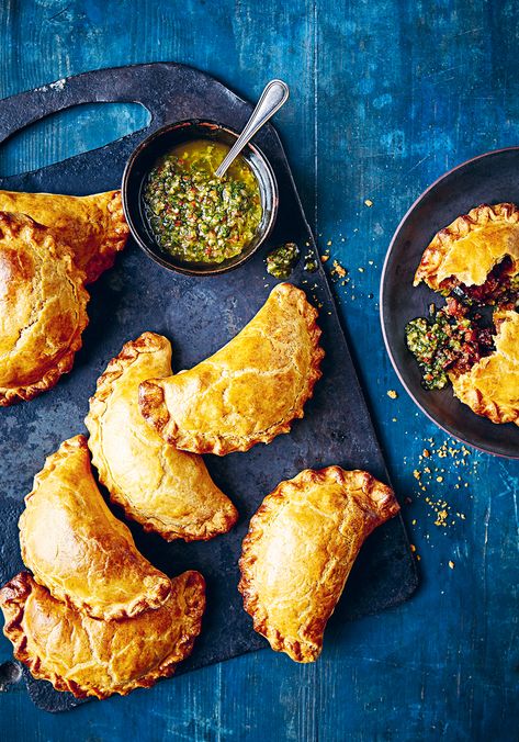 Beef & Chorizo Empanadas with Chimichurri Chorizo Empanadas, Chorizo Appetizer, Beef Chorizo, Savory Snack Recipes, Pasties Recipes, Chorizo Recipes, Savoury Snacks, Beef Empanadas, Empanadas Recipe