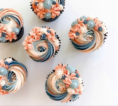 Cupcake Icing Designs, Shades Of Dusty Blue, Peach Cupcakes, Cupcake Piping, Cupcake Cream, Inspo Pictures, Cupcake Decorating Tips, Cupcake Decor, Sugar Frosting