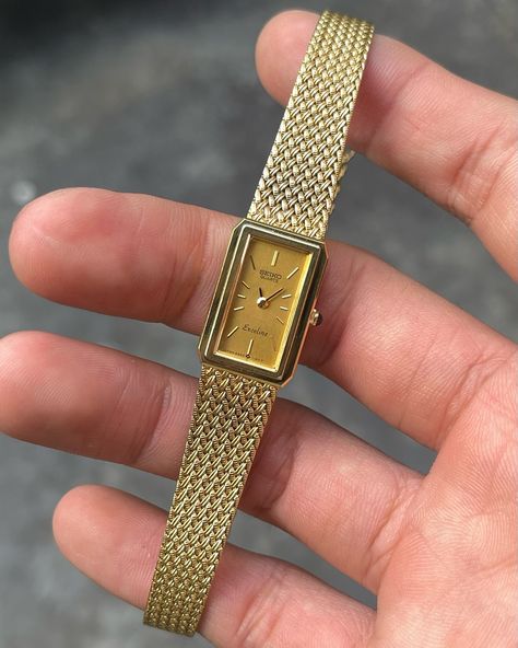 Square Watch Women, Timeless Watches, Pretty Jewelry Necklaces, Pantone Colors, Fire Hazard, Bracelets Gold, Seiko Watches, Square Watch, Jewelry Inspo