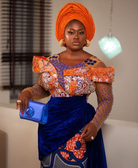 Madam Blouse Styles, Madam Blouse Lace For Wrapper, Madam Blouse, African Wear Designs, Lace Blouse Styles, Long Gown Styles, Lace Blouse Design, Ankara Long Gown, Nigerian Lace Styles