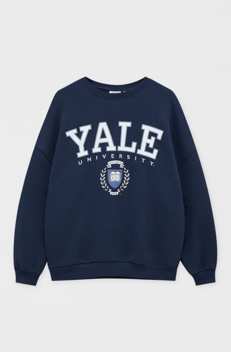 College Sweatshirt Outfit, Harvard Sweater, Sweatshirt Outfit Men, Yale College, College Sweater, Varsity Sweatshirt, Varsity Hoodie, College Shirts, Bear Outfits