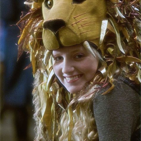 Luna From Harry Potter, Hogwarts Visuals, Luna Lovegood Harry Potter, Luna Lovegood Aesthetic, Harry Potter Luna Lovegood, Harry Potter Icons, Hogwarts Aesthetic, Harry Potter Actors, Harry James