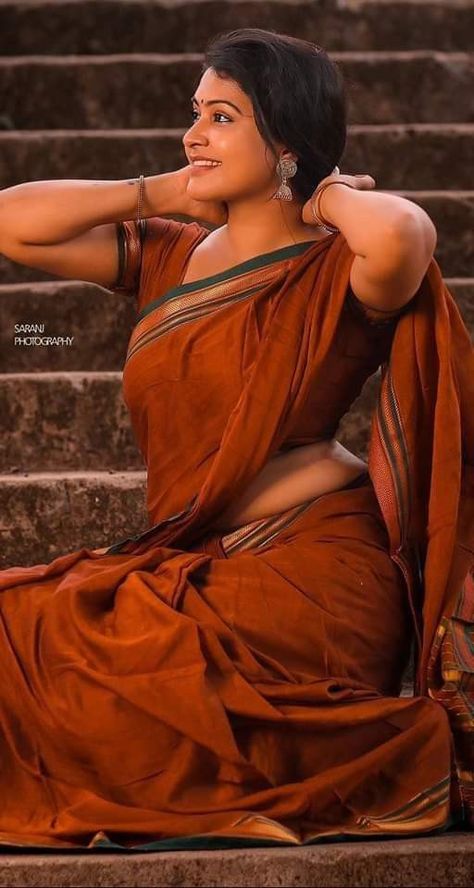 Rachitha Mahalakshmi, Serial Actress, Old Hollywood Movies, Saree Poses, Indian Photoshoot, Saree Photoshoot, Cute Photography, Photography Poses Women, Indian Actress Hot Pics