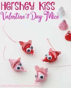 Hershey Kiss Valentine, Saint Valentin Diy, Valentines Bricolage, Hershey Kiss, Valentine Gifts For Kids, Valentine's Day Crafts For Kids, Valentine Crafts For Kids, Candy Crafts, Valentines Day Treats