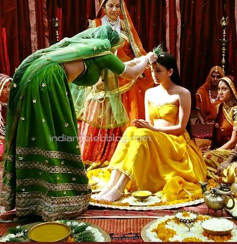 Jodha Akbar Movie, Aishwarya Rai Pictures, Jodha Akbar, Haldi Outfit, Simple Lehenga, Royal Indian, Desi Love, Indian Bride Outfits, Royalty Aesthetic