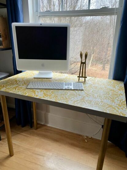 I have so many of those IKEA desk tops that have seen better days. Structurally, they are sound pieces but cosmetically, they were in terrible shape. I wanted a quick fix and I didn’t want to invest a lot of time or money. Enter leftover peel n stick wallpaper to the rescue. This is a stupid easy project... I struggled with even deciding to post it because it is truly that easy. Here is the before. A couple of years ago, I was going to decoupage it and painted a border of chalk paint… Ikea Desk Top, Ikea Dresser Hack, Peel N Stick Wallpaper, Raw Wood Furniture, Desk Tops, Ikea Desk Hack, Desk Hacks, Chalk Paint Makeover, Wallpaper Diy