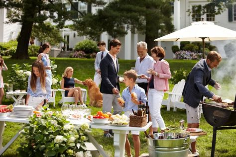 Family barbeque New England Prep, American Preppy, Nantucket Summer, Aesthetic Feminine, Design Darling, Family Bbq, Weekend Reading, Ivy Style, Barbecue Party