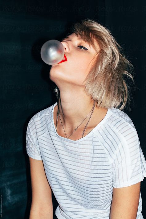 Blowing Bubblegum, Buble Gum, Blowing Bubble Gum, Flash Photo, Cool Makeup Looks, Blonde Woman, Image Archive, Blowing Bubbles, Photoshoot Inspo