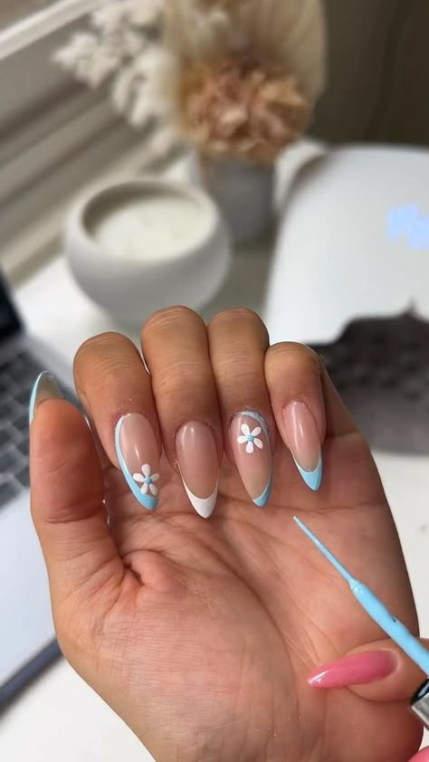 Nail Extension Designs Summer, Summer Nail Inspo 2024 Almond, Nail Flower Designs, Portugal Nails, Spring Nails Inspiration, Almond Shaped Nails Designs, Salon Nails, Summer Acrylic, Bluey Birthday