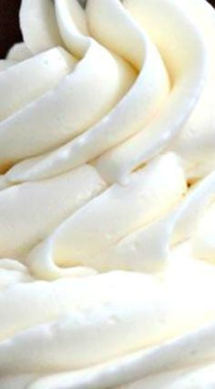 Easy Swiss Meringue Buttercream Recipe, Meringue Icing Recipe, Meringue Frosting Recipe Easy, Swiss Meringue Buttercream With Meringue Powder, Swiss Buttercream Recipe, Easy Swiss Meringue Buttercream, Faux Swiss Meringue Buttercream, Swiss Buttercream Frosting Recipe, Buttercream With Meringue Powder