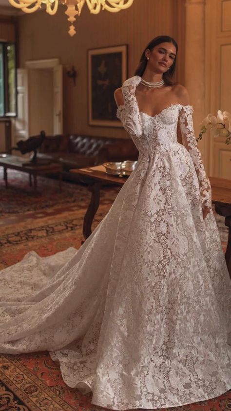 A Line Lace Wedding Dress, Chic Bridal Gown, Gown Pictures, Wedding Dress Vintage, Classy Wedding Dress, Fairy Tale Wedding Dress, Pretty Wedding Dresses, Long Sleeve Wedding Dress Lace, Cute Wedding Dress