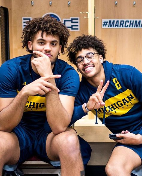 Jordan Poole Michigan, Basketball Friends, Black Hair Undercut, Basketball Collection, Basketball Boyfriend, Michigan Basketball, Michigan State Basketball, Kelly Oubre Jr, Rudy Gobert