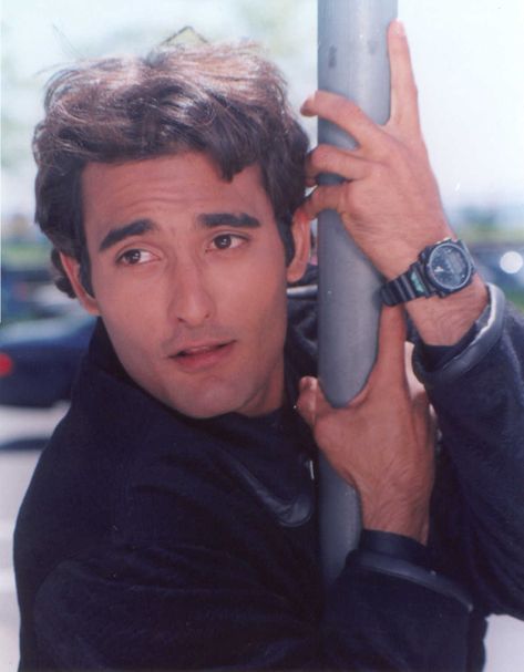 Akshaye Khanna 90s, Akshay Khanna, Akshaye Khanna, Vinod Khanna, Actor Photo, Famous People, Falling In Love, Desi, Movie Tv