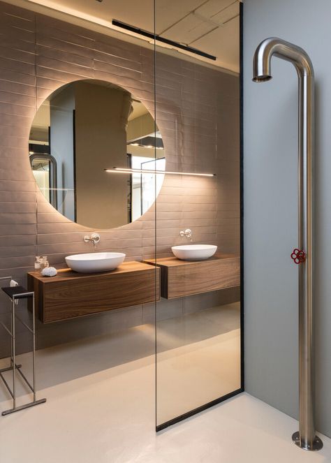 Boffi Bathroom, 70s House, Brutalism Architecture, Bathroom Design Inspiration, Paris Images, Brutalism, Image Makers, Bathroom Design, Lighted Bathroom Mirror