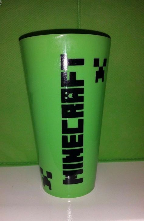 Tumbler Boys, Boys Cup, Kids Tumblers, Tumblers Ideas, Epoxy Cups, Epoxy Crafts, Yeti Cups, Tumbler Christmas, Epoxy Tumblers