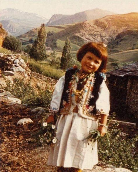 Balkan Folklore, Serbian Embroidery, Serbian Culture, Serbian Clothing, Europe Culture, Albanian Culture, Eastern Europe Travel, Folk Clothing, Serbia And Montenegro