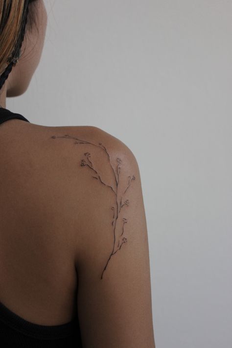 botanical tattoo twig leaves flowers arm tattoo girly abstract tattoos Minimalistic Tattoos, Earthy Tattoos, Tattoo Aesthetic, Back Of Shoulder Tattoo, Upper Arm Tattoos, Petite Tattoos, Shoulder Tattoos For Women, Stylist Tattoos, Tattoo Ideas For Women