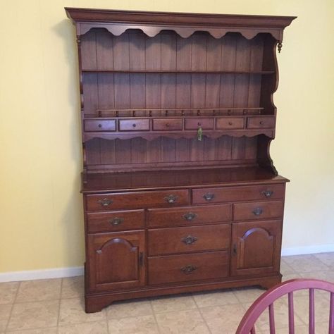 How To Bring A Vintage Ethan Allen Hutch To Life - When I found this vintage Ethan Allen hutch, I knew immediately it was "the one!" Old cher... Dining Set Makeover, Restoration Hardware Table, Ethan Allen Furniture, Restoration Hardware Inspired, Buffet Hutch, Antique Side Table, Furniture Rehab, Cabinet Makeover, Ethan Allen