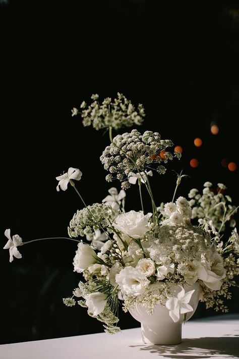 Jm Cellars, Minimal Modern Wedding, Wedding Flower Inspiration, White Wedding Flowers, Minimal Wedding, Wedding Arrangements, Wedding Tablescapes, Wedding Flower Arrangements, Minimal Modern