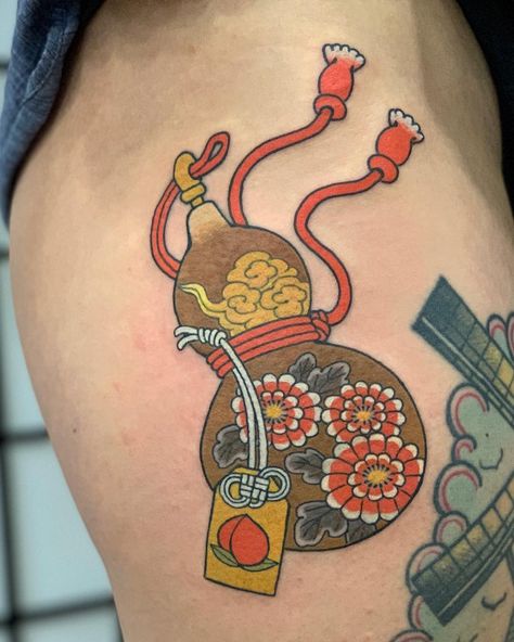 Finishing 2018 with good luck charms. Thank you so much Debora🙏😊🙏 for appointments👉info@redpointattoo.com clock on email bottom in bio 🙏😊… Japanese Gourd Tattoo, Japanese Coin Tattoo, Japanese Lucky Charm Tattoo, Japanese Good Luck Charm, Sake Tattoo, Japanese Mask Tattoo, Belle Tattoo, Tattoo Sleeve Filler, Tattoo Samples