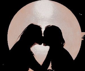 Kissing In The Moonlight Drawing, Kissing Silhouette Aesthetic, Kissing Silhouette, Horror High, Project Zomboid, Kiss Painting, Kiss Art, Photo Class, Eren X Mikasa