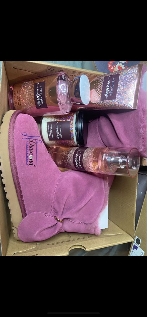 This UGG basket includes a pair of UGG boots with a bow on the side and A Thousand Wishes bath and body works set. Makes for a perfect gift. Bath And Body Works Set, A Thousand Wishes, Diy Gift Baskets, Gift Sets, Gift Basket, Hunter Boots, Ugg Boots, Bath And Body Works, Body Works