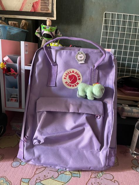 Purple Kanken Backpack, Purple Fjallraven Kanken Backpack, Purple Fjallraven Kanken, Purple Kanken, Kanken Style, Mochila Fjallraven Kanken, Backpack Purple, Fjällräven Kånken, Aesthetic Backpack