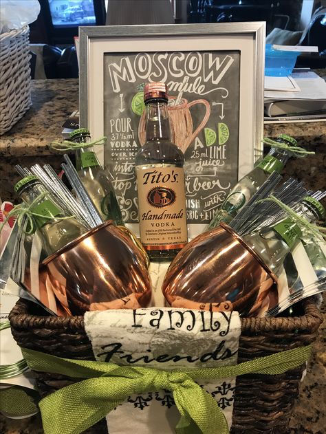 Moscow Mule Gift Basket #bridalshower #chineseauction #moscowmule Mule Gift Basket, Moscow Mule Gift Basket, Diy Wine Gift Baskets, Moscow Mule Gift, Gift Baskets Ideas, Silent Auction Basket, Tricky Tray, Auction Gift Basket Ideas, Chinese Auction