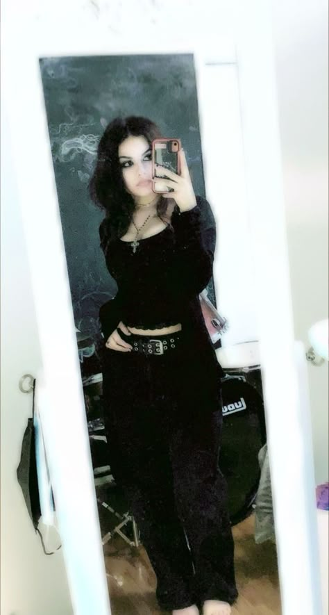 Gothic Outfits With Pants, Goth Fem Outfits, Causal Gothic Outfits, Goth Latina Outfits, Lowkey Goth Outfit, Gothic Fitted Pants For Alternative Fashion, Goth Pants Outfit, Goth Jeans Outfit, Minimal Goth Outfit