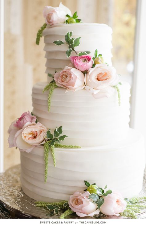 Love this classic wedding cake that is simple and elegant with gorgeous flower details. Floral Wedding Cake, Flowers And Greenery, Floral Wedding Cakes, Naked Cakes, Simple Wedding Cake, White Wedding Cake, Elegant Wedding Cakes, Wedding Cakes With Flowers, Wedding Cake Inspiration