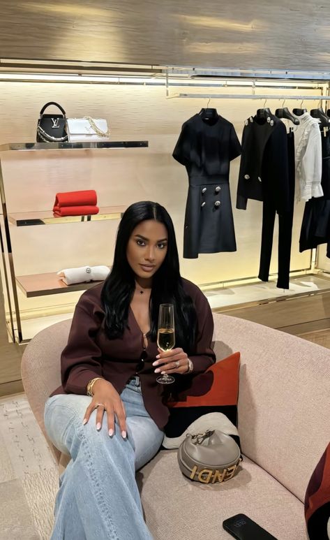 Insta Baddie Aesthetic, London Chic, Bougie Outfits, Celebrity Children, Insta Baddie, Glamour World, Fall Chic, Celebrity Facts, Baddie Aesthetic