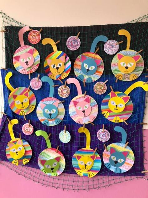 Rainbow Craft, Kindergarten Art Projects, Rainbow Crafts, Elementary Art Projects, Kindergarten Art, Art Lessons Elementary, School Art Projects, Cat Crafts, Camping Art