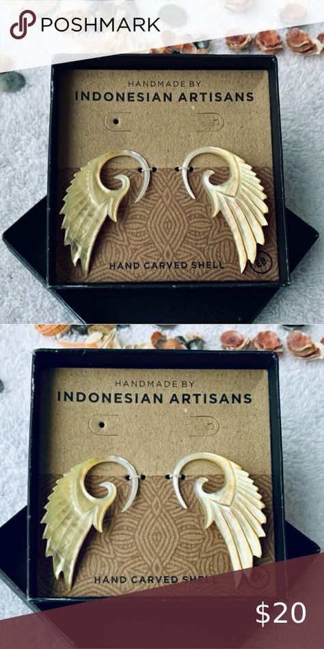 諾Mother of Pearl Angelic Wings諾 
HAND CARVED SHELL - INDONESIAN ARTISANS 
 NIB Market Jewelry, Cost Plus World Market, Carved Shell, Box Hand, World Market, Hand Carved, Shells, Carving, Jewelry Watches