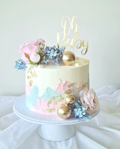 Team blue 🩵 or team pink 🩷 sweet baby shower cake {Baby Shower} #ohbabycake #ohbaby #genderrevealparty #babyshowercakes #genderneutral #boyorgirl💗💙 #babyshowercelebration #babyshowergoals #babyshowerbliss #babyshowerexcitement #pinkandblueblooms #tarneit #truganina #mambourin #rockbank #carolinesprings #taylorslake #manorlakes #pointcookcakes #pointcookmums #pointcook #sanctuarylakes Pink And Blue Cake Ideas, Pink And Blue Baby Shower Cake, Gender Torte, Boho Gender Reveal Cake, Pink And Blue Baby Shower Ideas, Pink And Blue Cake, Baby Torte, Blue Baby Shower Cake, Baby Shower Gender Reveal Cake