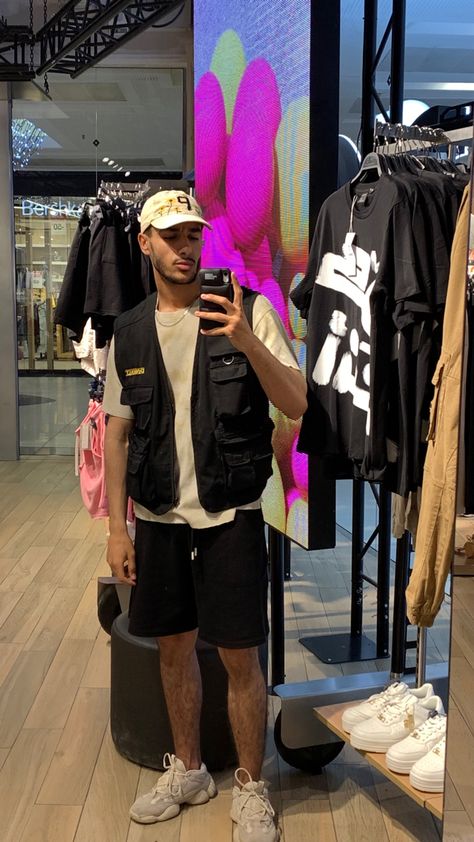 Outfit Mens Aesthetic, Yeezy 500 Outfit Mens, Yeezy 500 Outfit, Yeezy 500 Blush, Blush Outfit, Mens Aesthetic, Yeezy 500, Aesthetic Boys, Baby Strollers